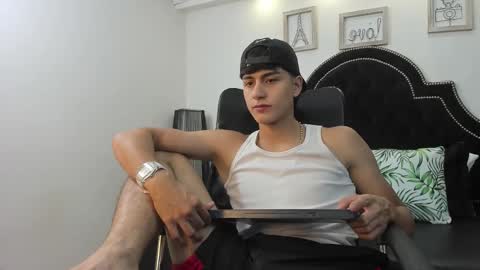 landercruz online show from November 5, 4:47 am