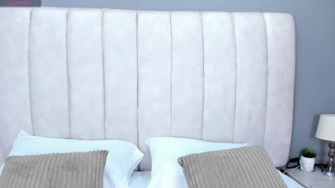 Lanna online show from November 6, 12:30 pm