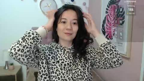 Lanna online show from October 17, 1:26 pm