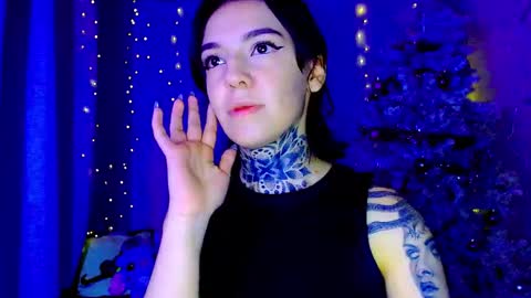 LANNIE   online show from December 21, 11:00 pm