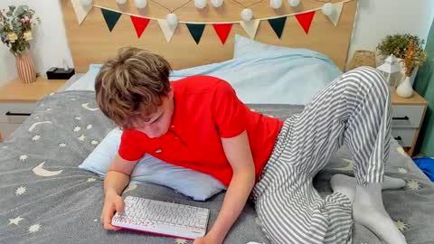 Fandi online show from March 12, 6:51 am