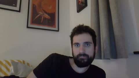 laraaan online show from May 4, 6:47 pm