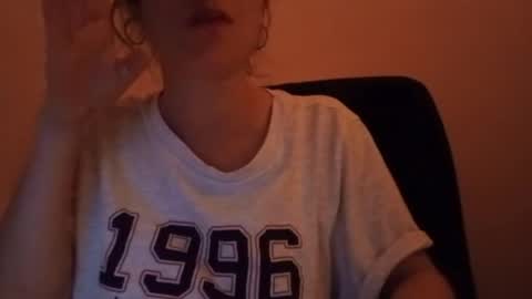 larafox22 online show from April 17, 5:43 am