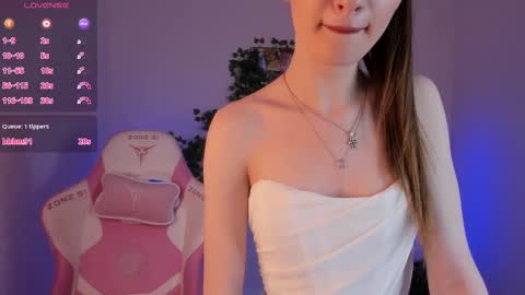 MY NAME IS LILY online show from March 4, 4:06 am