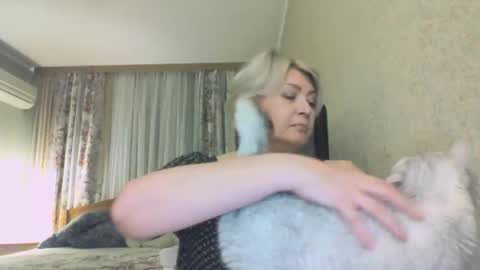 laramrs online show from November 16, 2:41 pm