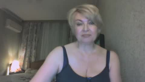 laramrs online show from April 18, 7:07 pm