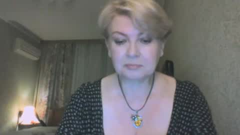 laramrs online show from April 17, 6:32 pm