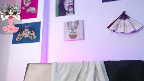 laramucci online show from December 22, 10:05 pm