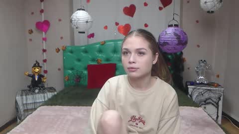 LaraPika online show from November 4, 6:31 pm