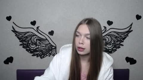 LaraPika online show from February 5, 7:45 am