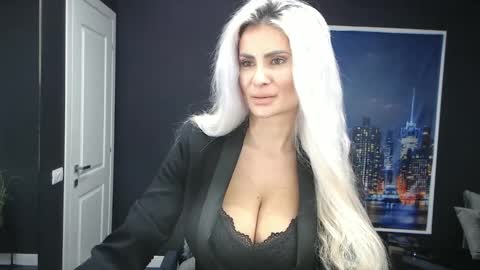 laras_moans online show from December 5, 9:44 am