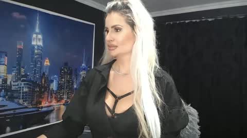 laras_moans online show from December 28, 12:56 pm