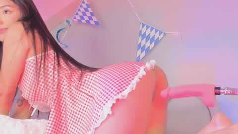 Lara Give it a thumbs up please its important  online show from September 28, 2:20 am