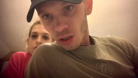 largelouandkp online show from December 2, 2:24 am