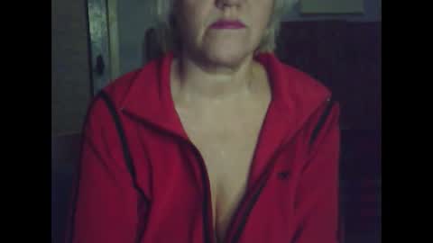 larisaq4ugo24 online show from February 19, 4:11 pm