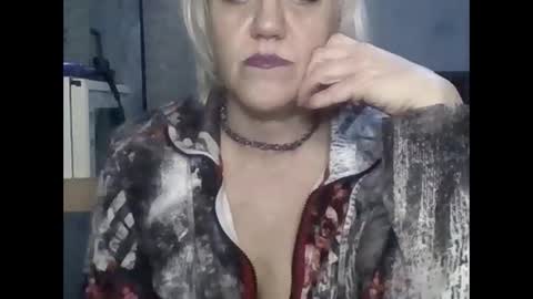 larisaq4ugo24 online show from January 8, 3:18 pm