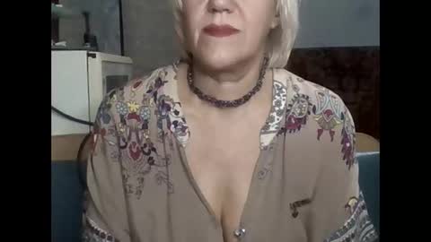 larisaq4ugo24 online show from December 5, 7:00 pm