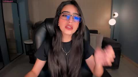 Larisa Smirnov online show from October 18, 5:22 am