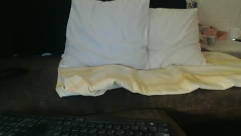 Lariss online show from April 2, 6:48 pm