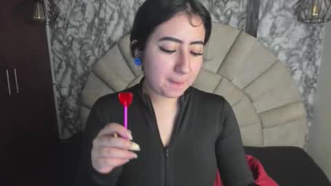 Snapshot of larissa01_ chatting on September 16, 1:40 am Lari online show from September 16, 1:40 am