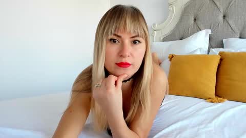 Larissa online show from February 14, 1:40 pm