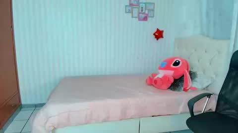 Snapshot of larissalove_doll chatting on September 9, 8:53 pm Larissas online show from September 9, 8:53 pm