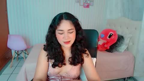 Snapshot of larissalove_doll chatting on September 16, 12:01 am Larissas online show from September 16, 12:01 am