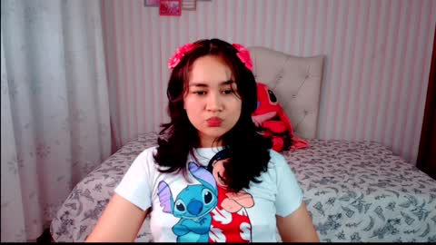 Snapshot of larissalove_doll chatting on February 3, 2:02 pm Larissas online show from February 3, 2:02 pm