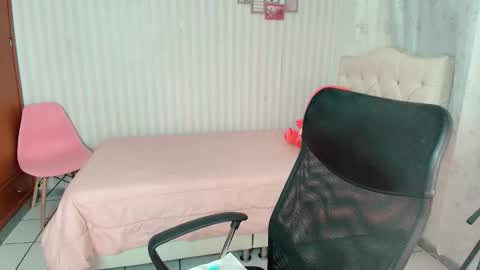 Larissas online show from September 24, 8:37 pm