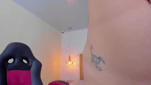 Snapshot of larsonmia chatting on March 3, 12:06 pm MIA online show from March 3, 12:06 pm