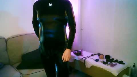 latexminheadroom online show from December 29, 2:27 am