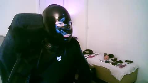 latexminheadroom online show from December 20, 2:51 am