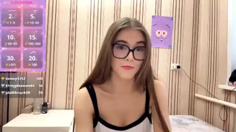 Mia online show from July 21, 2:30 pm