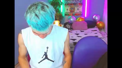 latin_boysxxx_ online show from October 18, 10:14 pm