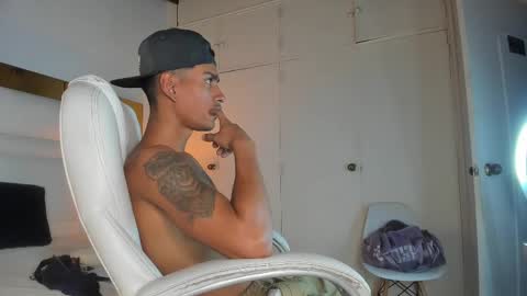 Johana y Santiago online show from February 13, 4:00 am