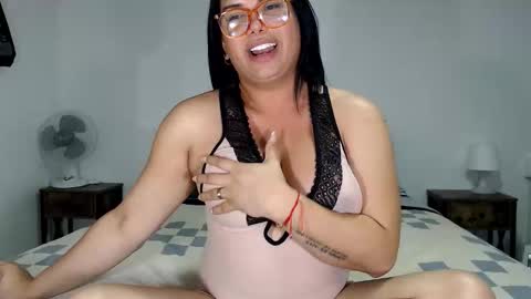 FLOR SALVAJE online show from June 1, 10:44 pm