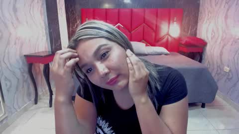 EMMA   online show from December 22, 4:25 pm