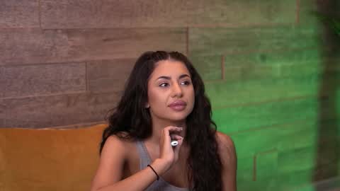 Snapshot of latinaloco chatting on September 13, 5:48 pm Latina online show from September 13, 5:48 pm
