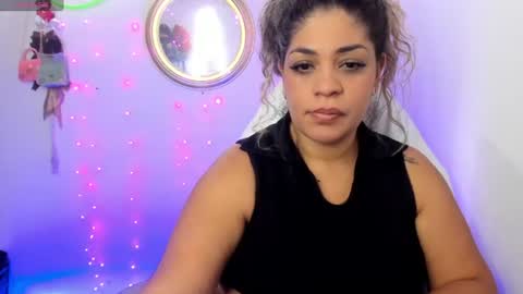 latinamav22 online show from July 12, 7:28 pm