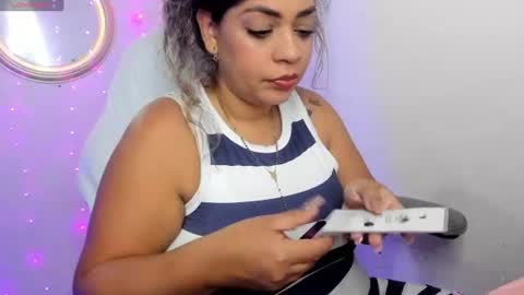 latinamav22 online show from July 27, 5:43 pm