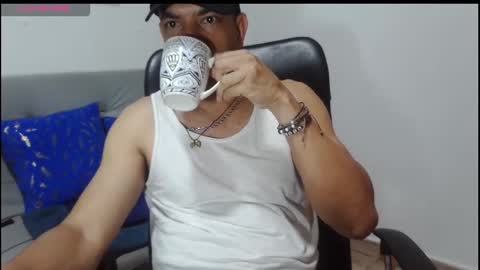 latinmartin254 online show from March 14, 10:19 am