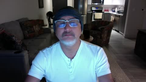 QS - INDEPENDENT MODEL online show from January 27, 6:08 am