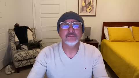 QS - INDEPENDENT MODEL online show from November 4, 4:14 am