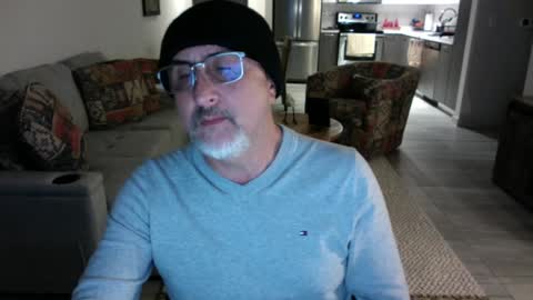 QS - INDEPENDENT MODEL online show from February 2, 5:21 am