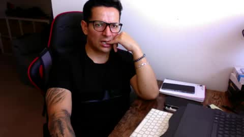 latino8484 online show from July 16, 9:56 am