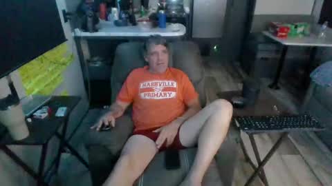 Snapshot of latniter742349 chatting on October 21, 3:55 am latniter online show from October 21, 3:55 am