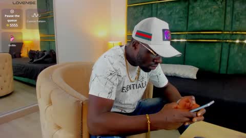 LEANDRO online show from February 3, 10:47 am