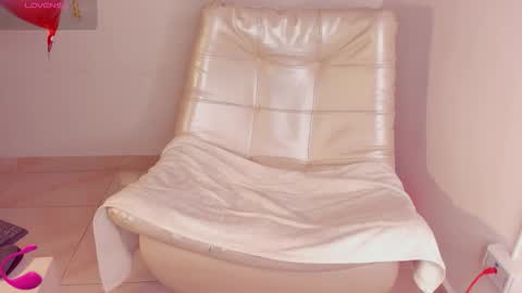 LEANDRO online show from February 15, 7:51 am