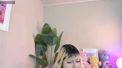 laukyubey1 online show from December 15, 12:34 pm