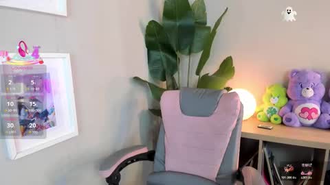 laukyubey1 online show from November 25, 8:18 pm